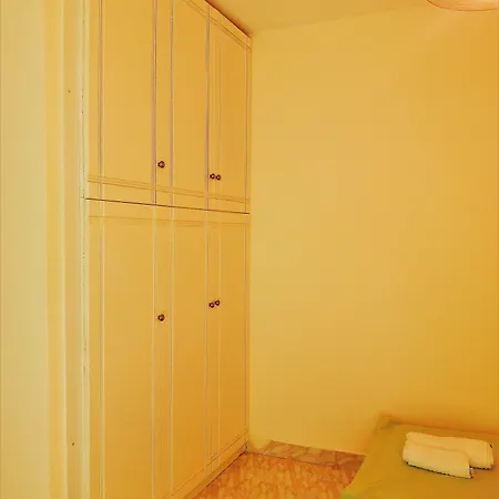 Odyseas Apartman Vlaháta